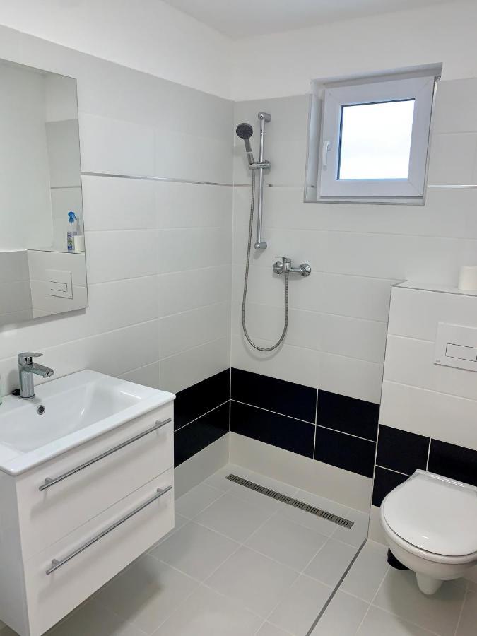 Var-Lak Apartman Eger Exterior photo